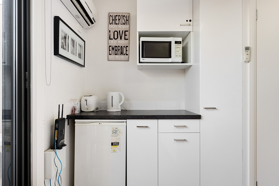 Jak urządzić małe mieszkanie, aby zyskało na przestronności?