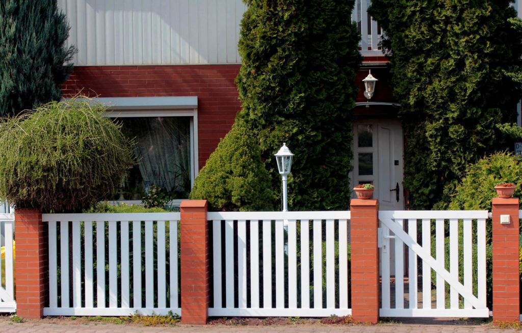 Ogrodzenia plastikowe i ich odporność na warunki atmosferyczne