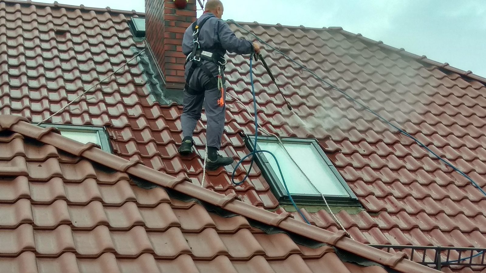 Korzyści z zatrudnienia profesjonalnej firmy do czyszczenia elewacji – dlaczego warto?